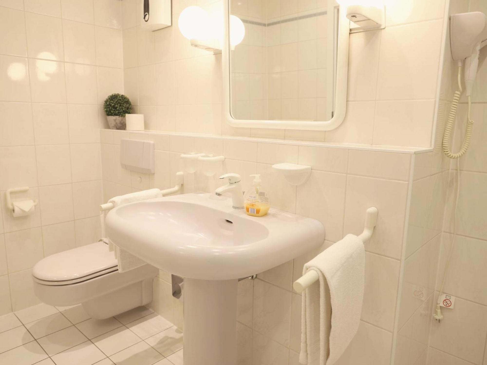Das Geraeumige 2-Zimmer-Appartement Westerland Kültér fotó